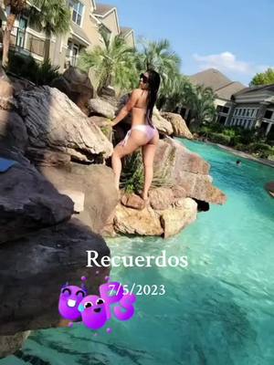 A post by @yina_01 on TikTok caption: #Recuerdos 