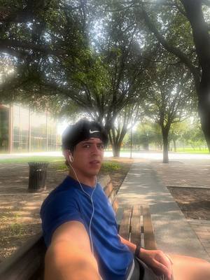 A post by @danielandresgiacoman on TikTok caption: Like para menos reflexiones como esta 🏃🏿‍♂️