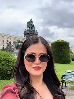 A post by @0hhhh_ana on TikTok caption: A little bit of Wien. I‘m inlove with this city ❤️ #wien #austria #urlaub #stadttour #beautiful #schönesleben 