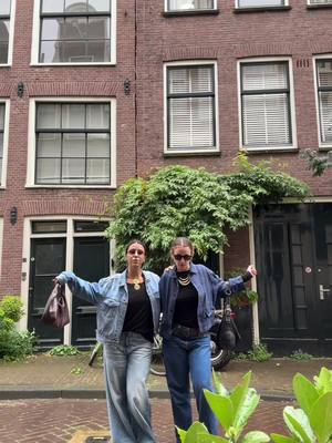 A post by @andreafernandezm on TikTok caption: #amsterdam #fyp #outfit 🚀