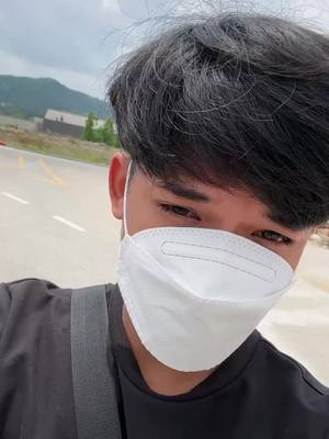 A post by @virak3333 on TikTok caption: #ពលកកូរ៉េ🇰🇭✈🇰🇷🥰 #កូនអ្នកព្រៃវែង ប្រឹងប្រែងដោយខ្លួនឯងតស៊ូដោយខ្លួនឯងពីក្មេងរហូតដល់ពេលនេះ