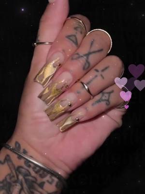 A post by @csk9833324980 on TikTok caption: Nails for queens 👑😲#nailinspo #jofayfashionnails #jofayfashion #fyp 