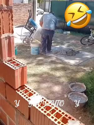 A post by @yavyzyto2000 on TikTok caption: solo buen y sano humor.... nadie salió perjudicado !!!🤣🤣🤣 #humor #humortiktok #tiktok #risas #risastiktok #comedia #comedi #comediahumor #maestros #albañilesmexicanos #albañiles #viral #viralvideo #viraltiktok #virall #viral_video 