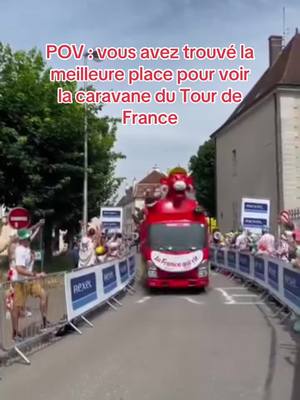 A post by @lavachequiritfr on TikTok caption: On (re)découvre la caravane La Vache qui rit® sur @Le Tour de France à travers vos yeux, quand vous êtes aux premières loges ! 🤩 Vous nous avez vus passer ? Partagez-nous vos photos et vidéos ! #lavachequirit #TourDeFrance #tdf2024 