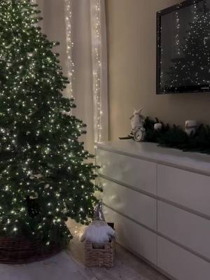 A post by @cozy_christmas07 on TikTok caption: 🎄✨☺️ #christmaslights #christmastree #christmasdecor 