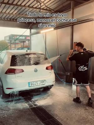 A post by @xaviiiercm22 on TikTok caption: #volkswagen #golf #coche 😆