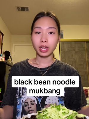 A post by @jxssica.92 on TikTok caption: jajangmyeon mukbanggg  #fyp #blackbeannoodles #jajangmyeon #koreanfood #asmrmukbang #chattymukbang #eatdinnerwithme 