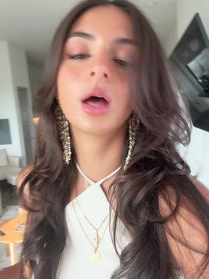 A post by @maddyperez on TikTok caption: Finally got a hair cut 💇🏽‍♀️😍😘💅🏼🤩