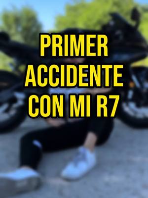 A post by @alvaroovallekas on TikTok caption: me habeis echado de menos👉👈😔 #parati #fyp #accidentre #r7 #motos #rider #accidentemoto #coche #choque 