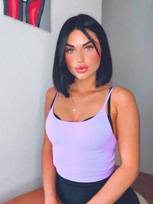 A post by @v_l_a_d_y_s_l_a_v_a_ on TikTok caption: #girls #sport #trending #tiktok #машина #рекомендации #рек 