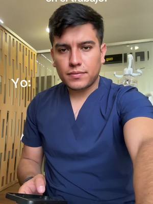 A post by @sergiio_avina on TikTok caption: Bromi 😂 si trabajo #pyf #humor 