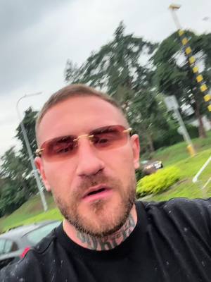 A post by @kizo_boss_mts on TikTok caption: jak zostać szefem #kizzers 