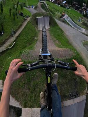 A post by @freeridefabi69 on TikTok caption: Day 2 #leogang #foryou #foryoumtb #mtb #gopro 