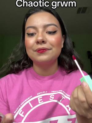 A post by @gelinaaaaaaaa on TikTok caption: just a touch up inbetween my shows #livemusic #grwm #makeup #concertfit #latina #songwriter #musician 