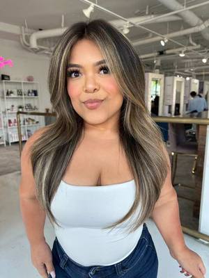 A post by @iconickameron on TikTok caption: yall see her??? 😍😍 #foryou #iconickameronhair #foryoupage #hairstylist #sdhairstylist #sandiegohairstylist #salon650 #sandiegobalayage #sdbalayage 