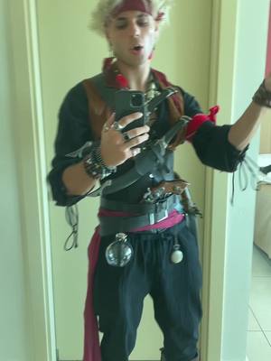 A post by @jackfr0sst on TikTok caption: Quanto mi mancava fare il pirata 🖤🏴‍☠️ #pirate #piratecore #pirateoc #cosplay 