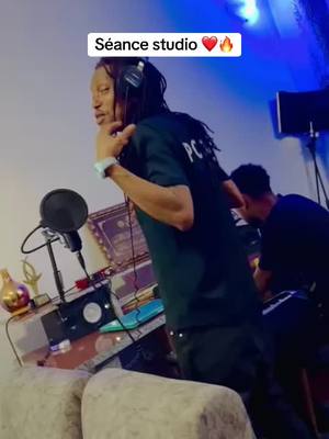 A post by @banlieuzartofficiel on TikTok caption: Une seance studio avec le jeune @thiirdofficiell ❤️🔥❤️