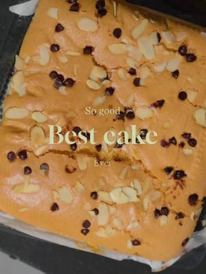 A post by @srunmenghuy on TikTok caption: ស្តេច review #for #foryou #foryoupage #cake 