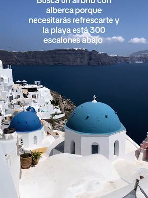 A post by @nadiatorres923 on TikTok caption: Consejos para viajar a santorini #santorini #santorinigreece 