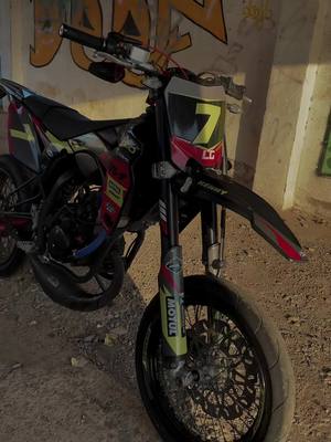 A post by @shercobyluis on TikTok caption: Sherco😳 #parati #foryoupage #viral #sherco50cc #90cc #bikelife #ShercoByLuis #españa🇪🇸 