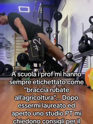 A post by @tesoromauro on TikTok caption: #motivazione#viraltiktok #scuola #studio #personaltrainer #dottore #workout #gym 