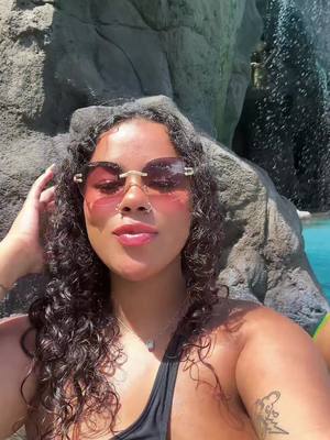 A post by @urbfsfavoriteexcuse on TikTok caption: Vacay! #maui #hawaii #fyp #Summer 