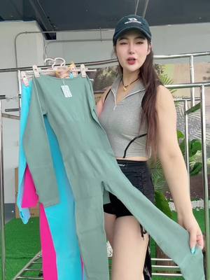 A post by @angelia99666 on TikTok caption: #jumper #insane #fashiontiktok #uk #tiktokmademebuyit #forwomen #sports #strach 