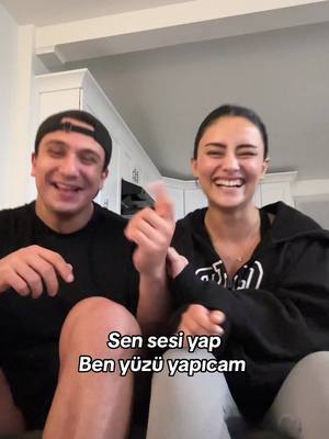 A post by @zeynepiremdeniz on TikTok caption: Biz bu akımı çok sevdik 🤪 #trend #comedia 