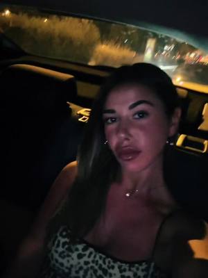 A post by @carlavitiello on TikTok caption: 🇲🇪💘