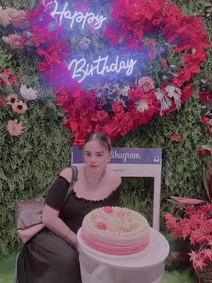 A post by @_e_r_i_c_k_a__ on TikTok caption: Happy birthday to me 🎂🥂 my birthday celebration lastnight 🥳🥳🥳 #happybirthdaytome #jetmilysm🥰🥰🥰  @-❤️-B🅰️KEK🅾️NG-❤️- @ユナ リアて @aikz @grazzey84 @luckyjen 