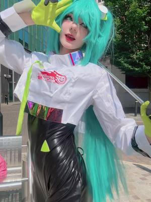 A post by @scaredy_cat_cosplays on TikTok caption: MIKU MIKU BEAM 🏁🎵// ft @sakura.mikaa.cos as rin >:3 i have a few more megacon vidoes to post,this was my cosplay for day two!! #racermiku #mikucosplay #hatsunemiku #megacon #megaconmanchester #racermiku2022 #megaconmanchester2024 #hatsunemikucosplay #fy #c0splayer #cosplaytransition #c0splay #megaconlive 