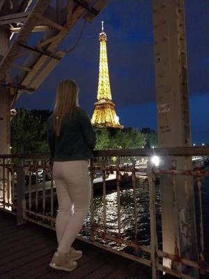 A post by @nadia_20.02 on TikTok caption: #paris #parishilton #france #france🇫🇷 #foryoupage #viral #fy #foryou #fyp #fürdich #views #viralvideo 