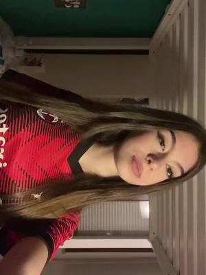 A post by @veronicaa.spugnetti on TikTok caption: ho tutti i difetti ma non sono dell’inter 🙏🏻                                        #acmilan #fyp #cagliari 