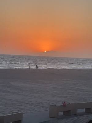 A post by @xoxo_airez on TikTok caption: A sunset in Ventura 🌄#mountain #sunset #ventura #beach 