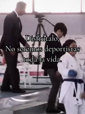 A post by @dalayvillela123 on TikTok caption: Disfruta el momento 🥋❤️ #deporte #karate #parati #nostalgia #deportista