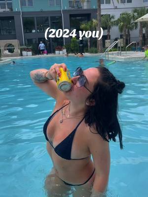 A post by @kayleyleftwich on TikTok caption: twisted teas + me = forever🥰 #twistedtea #newyearsameme 