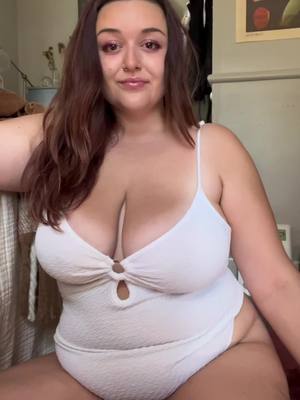 A post by @lolalovebuggg on TikTok caption: hehe #fyp #usa #boostofhope #boost #curvy 