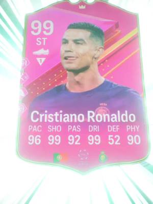 A post by @xotui on TikTok caption: i got the goat🇵🇹🐐 #fyp #viral #goviral #ronaldo 