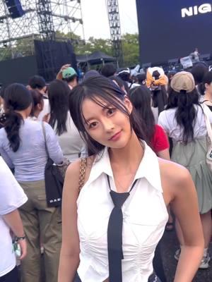 A post by @sojjing_ on TikTok caption: 페스티벌은 오랜만💜 oneuniverse festival #피치스 #아디다스 #peaches #adidas #festival #festivalseason #스쿨루 #넥타이 #hiphop #blackpink #lisa #lisablackpink #rockstar #fashiontiktok #fashion #hiphopculture #페스티벌 #페스티벌룩 #페스티벌챌린지 