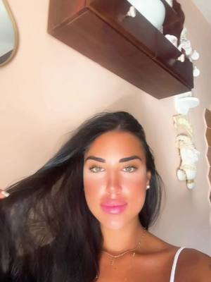 A post by @federicavecchione__ on TikTok caption: #neipertee 