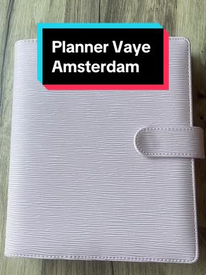 A post by @catiasilvalebrinhas on TikTok caption: EXCUUUUUUSE ME maar jullie slapen echt op deze planners. 🥺 Dit is 1 van de vele bundels, je kan ook een ander onderwerp doen. Dit is de finance bundel. #cashstuffing #vayeamsterdam 