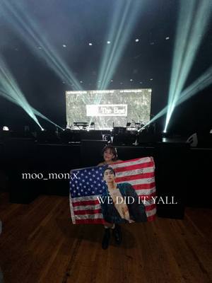 A post by @honey_j00 on TikTok caption: MISSION ACCOMPLISHED s/o to the bestie i made who helped me hold it up 🤞🏽#monstax #changkyun #monbebe #imoffthebeatworldtour #monstaxfunny #monstax몬스타엑스 #monstax_official #kpopfypシ 