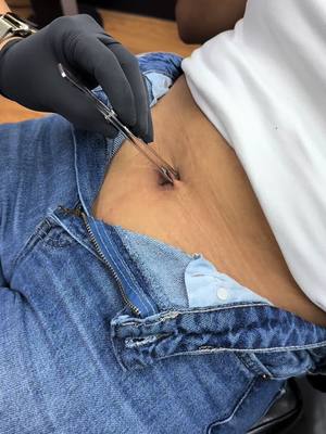 A post by @piercingsbycheli on TikTok caption: Would you get this pierced?😳 - - -  #belly #bellypiercing❤️ #bellypiercingtok #piercingtok #piercingstudio #piercingsoftiktok #piercingfreak #fypシ゚viral #fyp 