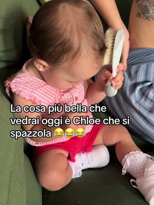 A post by @ariannabompiede on TikTok caption: Un personaggio 😂#chloe #trend #fypシ #bimba #Love #viral #bimbachesispazzola #spazzola 