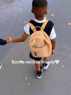 A post by @tiguidanketetediaby on TikTok caption: #pourtoiii #tiktok #guineenne224🇬🇳 #rentreescolaire 