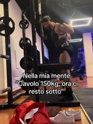 A post by @tesoromauro on TikTok caption: #workout #squat #forza 