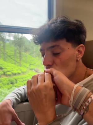 A post by @.danieglo on TikTok caption: Un bus de 4 horas da para mucho 