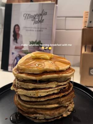 A post by @taylorleina on TikTok caption: The best recipe for crispy edge pancakes 🥞💛 #fyp #foryou #navytok #morningroutine #spendthedaywithme #MomsofTikTok #momtok #foryoupage 