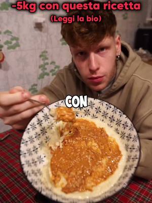 A post by @mattipigne on TikTok caption: Ovviamente la ricetta di per se non fa perdere peso, ma può aiutare a saziarti siccome ti dà un grande senso di sazietà, e poi l macro sono pauorosi Kcal e macro: 671kcal 23g grassi 64g carb 42g prote Cod "PIGNE" su Prozis per risparmiare, fatemi sapere com'è, tra latro questa ricetta mi è stata consigliata da uno di voi