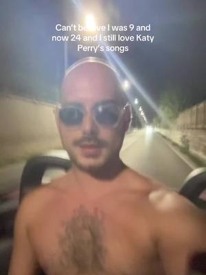 A post by @sonogrigio on TikTok caption: For life @Katy Perry 